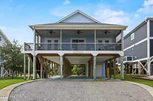 1611 E Pelican Dr, Oak Island, NC 28465 - Photo 4