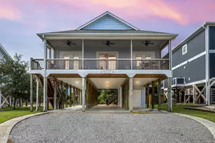 1611 E Pelican Dr, Oak Island, NC 28465 - Photo 1