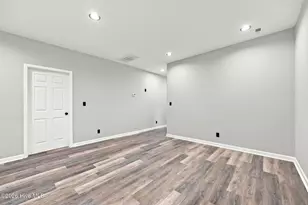302 W 1st St, Princeton, NC 27569 - Photo 4
