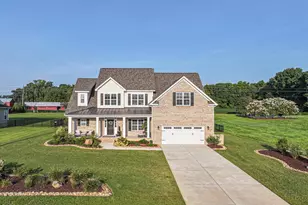 2715 Frances Ct, Grimesland, NC 27837 - Photo 2