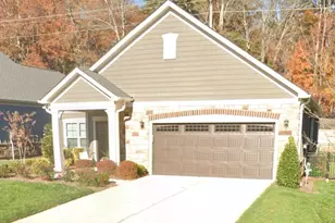 2008 Trailwood Dr, Matthews, NC 28104 - Photo 2