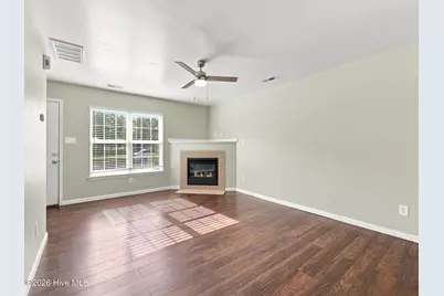 107 Spring Meadows Circle, Jacksonville, NC 28546 - Photo 4