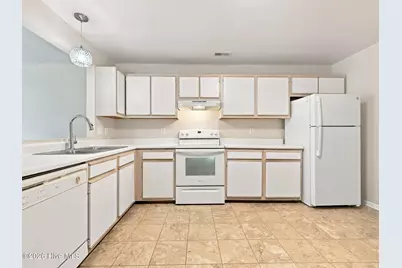 107 Spring Meadows Circle, Jacksonville, NC 28546 - Photo 6