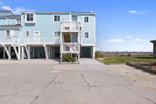 1006 Pelican Ct, Kure Beach, NC 28449 - Photo 2