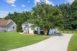 306 Clemens Dr, Pikeville, NC 27863 - Photo 4