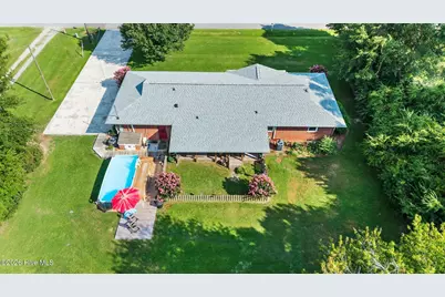 217 E Henry Street, Atkinson, NC 28421 - Photo 18