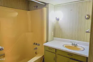 114 Eastover Ave, Clinton, NC 28328 - Photo 30