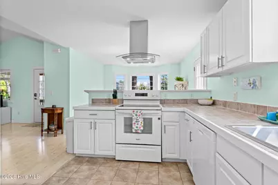 609 Spartanburg Avenue, Carolina Beach, NC 28428 - Photo 10
