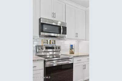 1018 N Caswell Avenue, Southport, NC 28461 - Photo 14