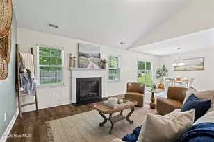 404 Christopher Columbus Ter, Jacksonville, NC 28540 - Photo 4