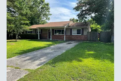 504 Holly Court, Jacksonville, NC 28540 - Photo 2