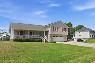 907 Oak Dr, Morehead City, NC 28557 - Photo 16