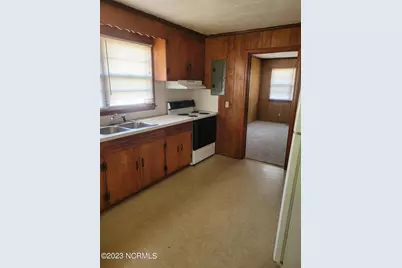 1313 Lincoln Street #B, Elizabeth City, NC 27909 - Photo 2