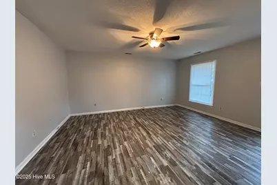 102 Hillside Court, Jacksonville, NC 28546 - Photo 2