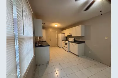 102 Hillside Court, Jacksonville, NC 28546 - Photo 6