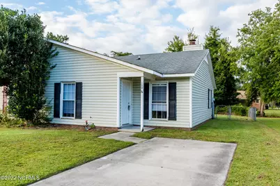 139 Village Circle, Jacksonville, NC 28546 - Photo 1