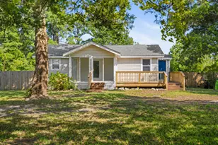 682 E Ocean Rd, Holly Ridge, NC 28445 - Photo 1