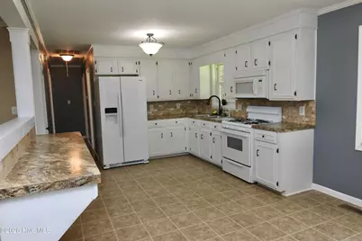 1811 John Small Avenue, Washington, NC 27889 - Photo 4