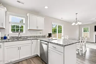 273 W Broughton Ln, Rocky Point, NC 28457 - Photo 10