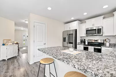 273 W Broughton Lane, Rocky Point, NC 28457 - Photo 12
