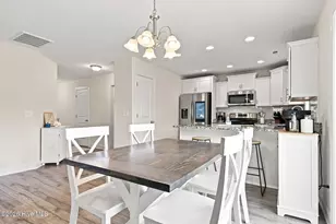 273 W Broughton Ln, Rocky Point, NC 28457 - Photo 6