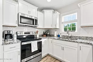 273 W Broughton Ln, Rocky Point, NC 28457 - Photo 8