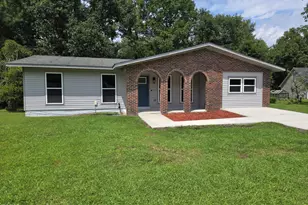 319 Pinewood Ct, Jacksonville, NC 28546 - Photo 2