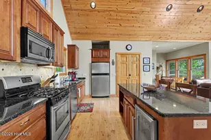 575 Longview Dr, Hayesville, NC 28904 - Photo 10
