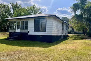103 S Stewart St, Rockingham, NC 28379 - Photo 1