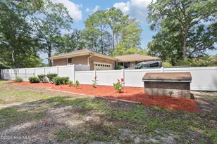1070 River Dr SW, Calabash, NC 28467 - Photo 8