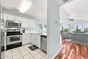 421 N New River Dr, Surf City, NC 28445 - Photo 14