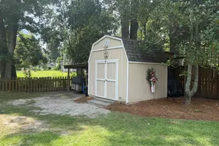 209 Nancy St, Lake Waccamaw, NC 28450 - Photo 24