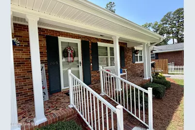 209 Nancy Street, Lake Waccamaw, NC 28450 - Photo 6