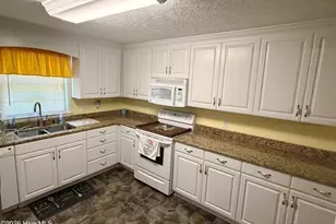 209 Nancy St, Lake Waccamaw, NC 28450 - Photo 14
