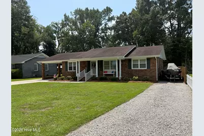 209 Nancy Street, Lake Waccamaw, NC 28450 - Photo 2