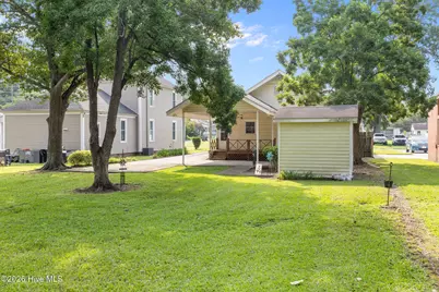 313 N Breazeale Avenue, Mount Olive, NC 28365 - Photo 8