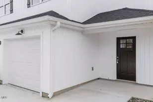 4371 W Pine St, Farmville, NC 27828 - Photo 6