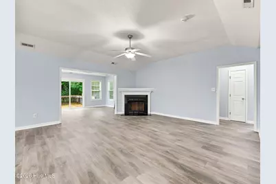 125 Whiteleaf Drive, Jacksonville, NC 28546 - Photo 6