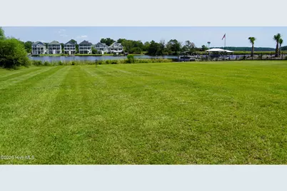 209 Laguna Lane, Jacksonville, NC 28540 - Photo 2