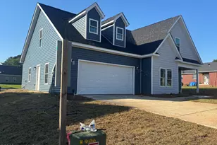 404 Holmes St, Clinton, NC 28328 - Photo 2