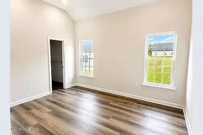 404 Holmes Street, Clinton, NC 28328 - Photo 6