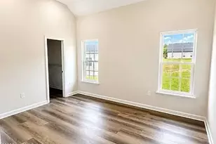 404 Holmes St, Clinton, NC 28328 - Photo 6