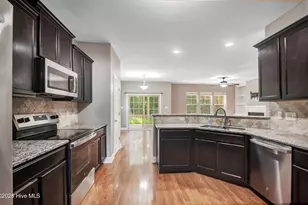 105 Birdsong Ct, Aberdeen, NC 28315 - Photo 8
