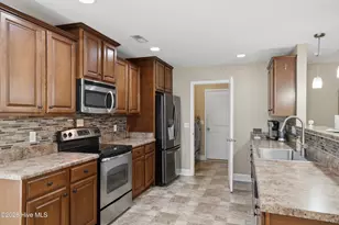 215 Preswick Dr, Rocky Point, NC 28457 - Photo 14