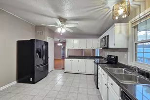 202 Castlebury Ln, Hubert, NC 28539 - Photo 12