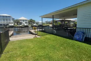 6018 6th St, Surf City, NC 28445 - Photo 6
