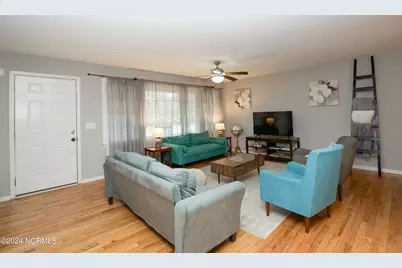200 W Delaware Avenue, Southern Pines, NC 28387 - Photo 6