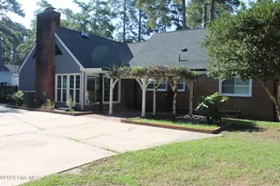 227 E College St, Whiteville, NC 28472 - Photo 12