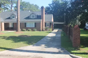 227 E College St, Whiteville, NC 28472 - Photo 6