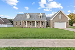 407 King Richard Ct, Jacksonville, NC 28546 - Photo 1